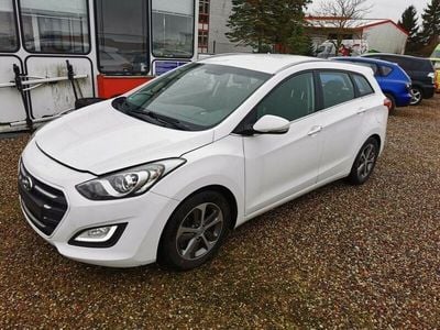 Gebraucht Hyundai i30 YES! 110 PS (80 kW) 2015 Weiß Kombi