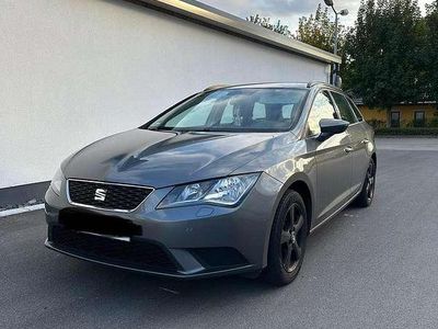 Grau Gebraucht 2015 Seat Leon ST Kombi | 8.900 € (Fairer Preis)