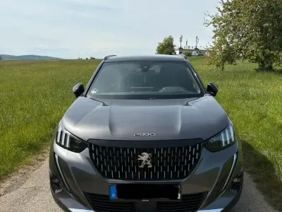 Gebraucht Peugeot 2008 131 PS (96 kW) 2020 Schwarz SUV