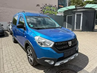 Gebraucht Dacia Dokker Stepway 116 PS (85 kW) 2018 Blau Van / Kleinbus