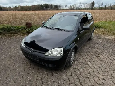 Używany Opel Corsa 58 KM (42 kW) 2002 Czarny Hatchback