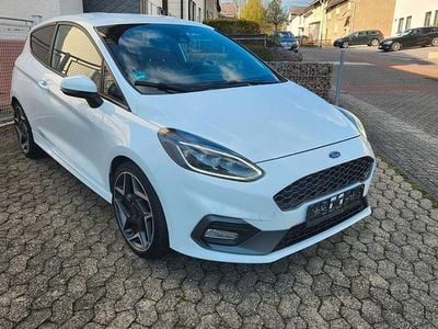 Begagnad Ford Fiesta Performance Edition 200 HK (147 kW) 2018 Vit Halvkombi