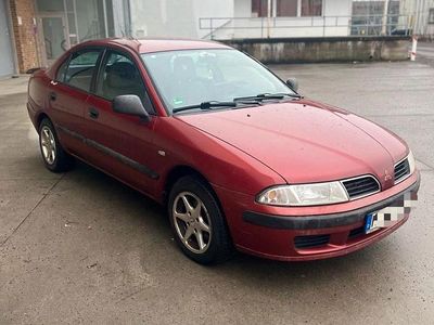 Rot Gebraucht 2000 Mitsubishi Carisma Limousine | 700 €