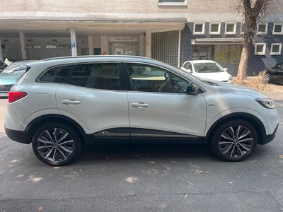 Weiß Gebraucht 2015 Renault Clio SUV | 14.950 €