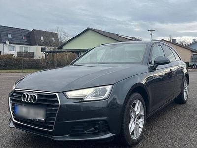 Grau Gebraucht 2016 Audi A4 Kombi | 16.499 € (Fairer Preis)