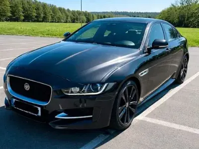 Gebraucht Jaguar XE R-Sport 179 PS (131 kW) 2017 Schwarz Limousine