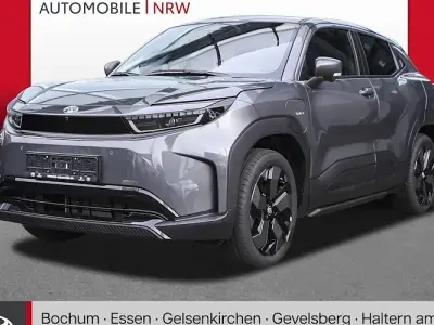 Gebraucht Toyota Urban Cruiser Lounge 127 kW (174 PS) 2026 Grau SUV
