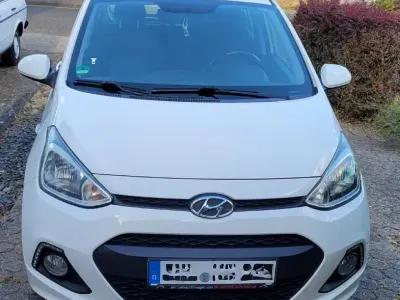 Gebraucht Hyundai i10 Edition 87 PS (63 kW) 2014 Weiß Kleinwagen