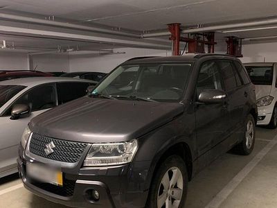 Grau Gebraucht 2010 Suzuki Grand Vitara SUV | 3.200 €