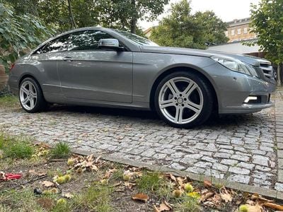 Mercedes E200