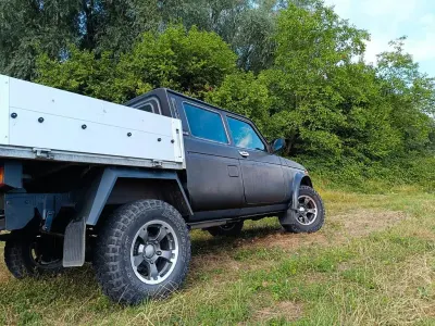 Gebraucht Lada niva 83 PS (61 kW) 2015 Schwarz SUV