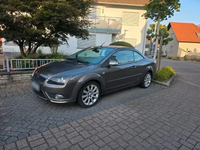 Gebraucht Ford Focus Cabriolet 145 PS (106 kW) 2007 Gold Cabrio