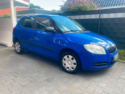 Gebraucht Skoda Fabia 59 PS (43 kW) 2009 Blau Limousine