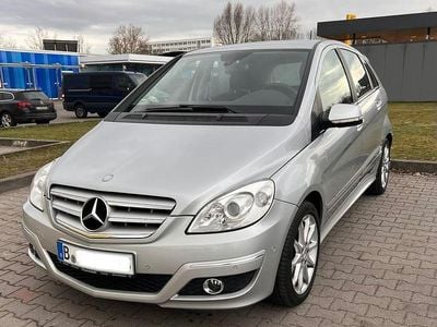 Second-hand Mercedes B160 95 CP (69 kW) 2010 Argintiu Monovolum
