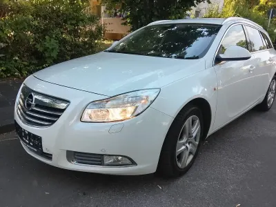 Gebraucht Opel Insignia 2012 Weiß Kombi