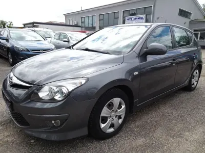 Gebraucht Hyundai i30 Edition+ 109 PS (80 kW) 2011 Grau Limousine