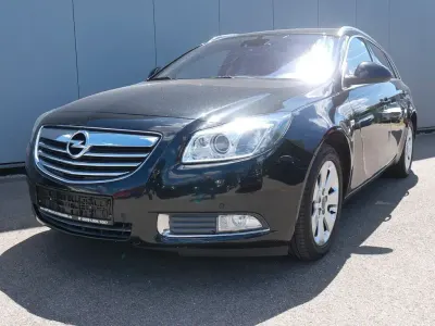 Gebraucht Opel Insignia Edition 131 PS (96 kW) 2013 Schwarz Kombi