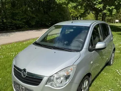 Używany Opel Agila 86 KM (63 kW) 2008 Srebrny Hatchback