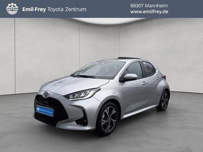 Silber Neu 2025 Toyota Yaris Hybrid Comfort Limousine | 26.490 € (Fairer Preis)