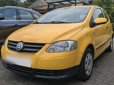 Gebraucht VW Fox 54 PS (39 kW) 2006 Gelb Kleinwagen