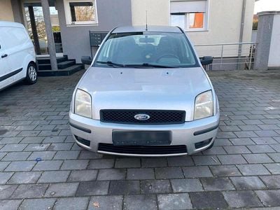 Silber Gebraucht 2005 Ford Fusion Kleinwagen | 1.650 € (Etwas zu teuer)