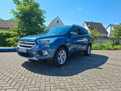 Gebraucht Ford Kuga 150 PS (110 kW) 2018 Blau SUV