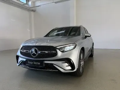 Gebraucht Mercedes GLC300 AMG line 258 PS (189 kW) 2024 Metalliclack hightechsilber SUV