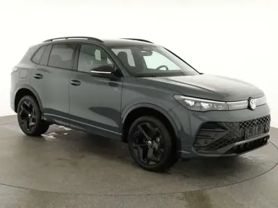Neu VW Tiguan R-line 193 PS (141 kW) 2025 Delfingrau metallic SUV