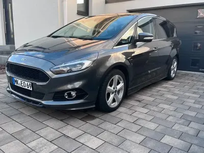 Używany Ford S-MAX ST-Line 179 KM (131 kW) 2015 Szary Minivan