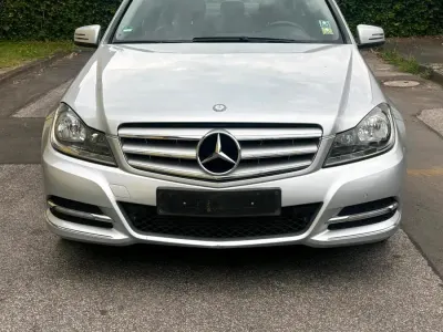 Gebraucht Mercedes C180 156 PS (114 kW) 2012 Silber Limousine