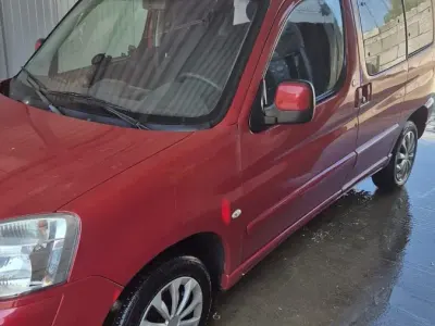 Gebraucht Citroën Berlingo 75 PS (55 kW) 2007 Rot Van / Kleinbus