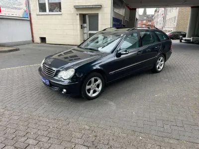 Gebraucht Mercedes C240 Avantgarde 170 PS (125 kW) 2004 Smaragdschwarz Kombi