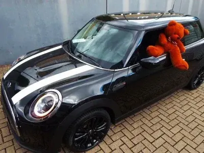 Gebraucht Mini Cooper Essential 136 PS (100 kW) 2022 Schwarz Kleinwagen