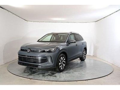 Nightshade blue metallic Gebraucht 2024 VW Tiguan Advance SUV | 41.190 € (Fairer Preis)