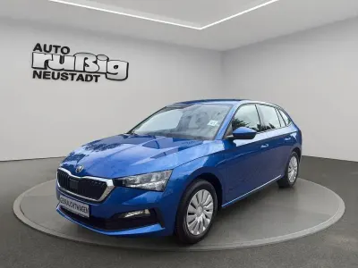 Gebraucht Skoda Scala Cool Plus 110 PS (80 kW) 2022 Raceblau metallic Kleinwagen