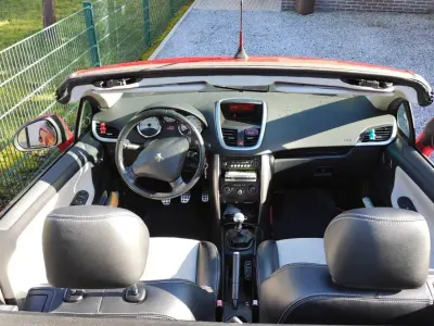 Usata Peugeot 207 CC Platinum 120 CV (88 kW) 2010 Rosso Cabrio