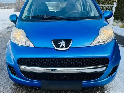 Usata Peugeot 107 Filou 68 CV (50 kW) 2009 Blu Utilitaria