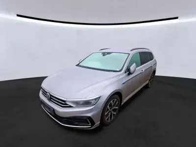Używany VW Passat GTE 218 KM (160 kW) 2022 Srebrny Kombi