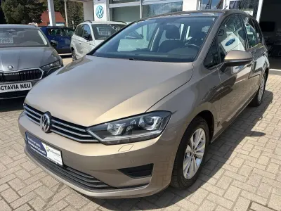 Usado VW Golf Comfortline 125 HP (91 kW) 2017 Dourado SUV