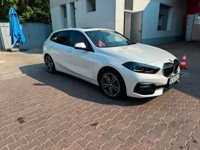 Gebraucht BMW 120 Sport Line 190 PS (139 kW) 2022 Weiß Limousine