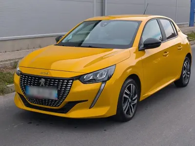 Gebraucht Peugeot 208 102 PS (75 kW) 2023 Gelb Kleinwagen