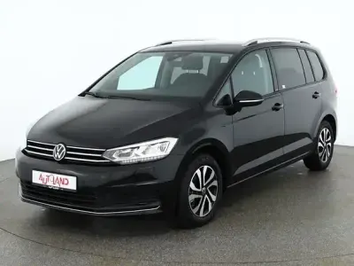 Używany VW Touran Active 150 KM (110 kW) 2023 Czarny Minivan