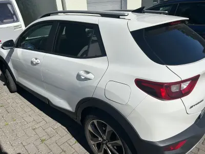 Gebraucht Kia Stonic Vision 116 PS (85 kW) 2020 Weiß SUV