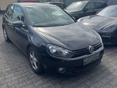 Schwarz Gebraucht 2009 VW Golf VI Trendline Kleinwagen | 2.400 €