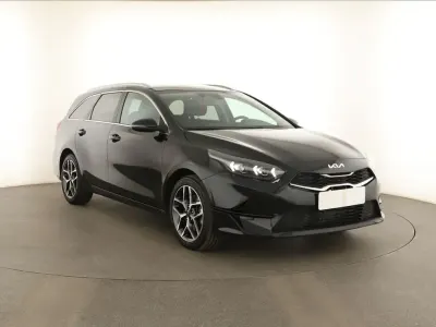 Gebraucht Kia Ceed 140 PS (102 kW) 2025 Schwarz Kleinwagen