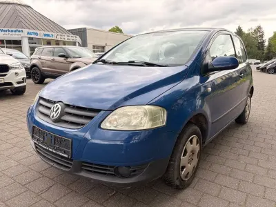 Używany VW Fox Basis 54 KM (39 kW) 2007 Niebieski Hatchback