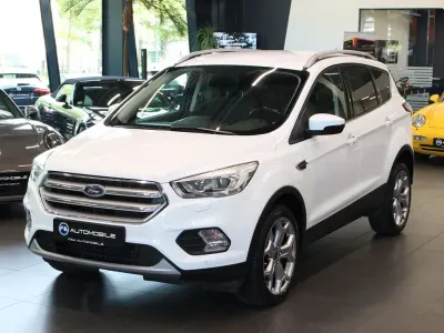 Gebraucht Ford Kuga Titanium 150 PS (110 kW) 2018 Weiß SUV