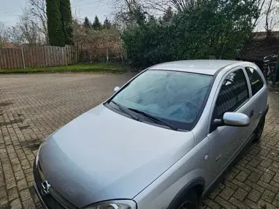 Używany Opel Corsa Njoy 58 KM (42 kW) 2003 Szary Hatchback