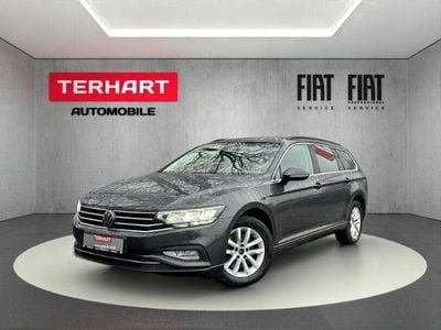 Grau Gebraucht 2023 VW Passat Business Kombi | 21.987 € (Fairer Preis)