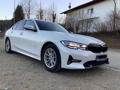 Gebraucht BMW 320 Sport Line 190 PS (139 kW) 2020 Weiß Limousine